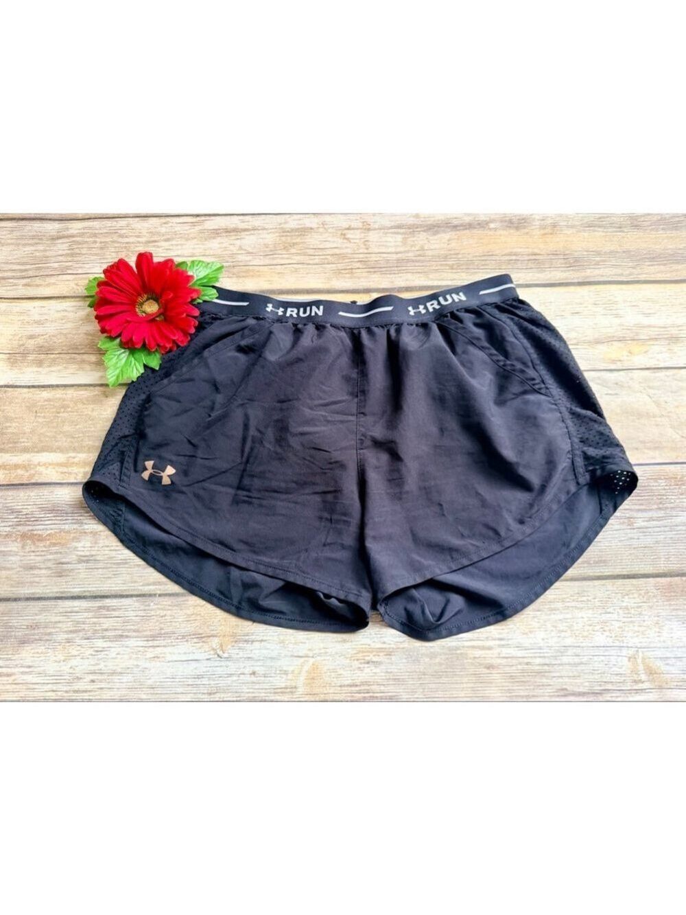 UNDER ARMOUR BLACK RUNNING SHORT